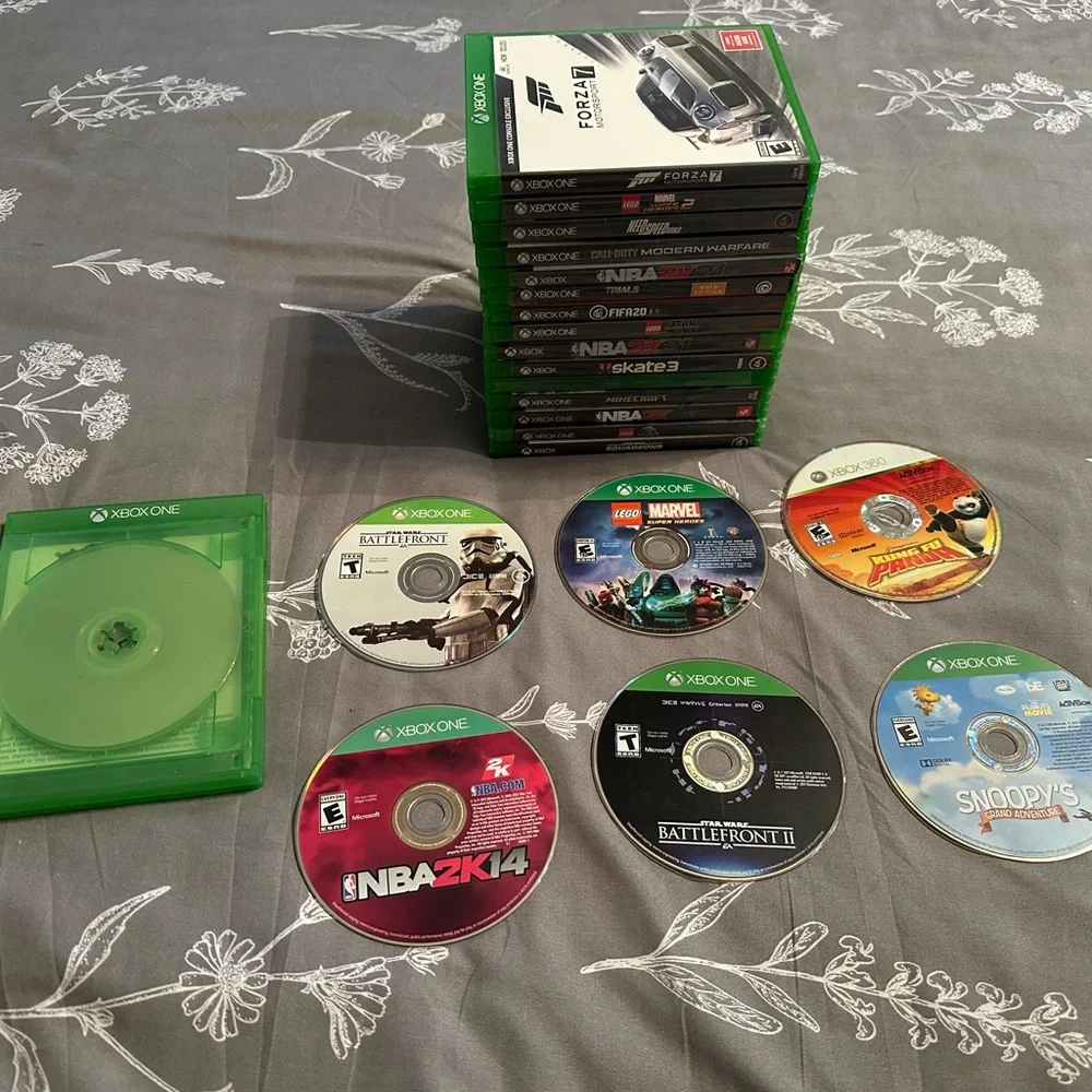 One Video Game Collection - Green Cases - Picture 5 of 5